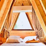 Apartament Wooden House Sapat Sela