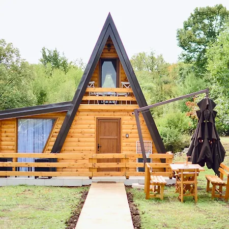 Wooden House Sapat Sela