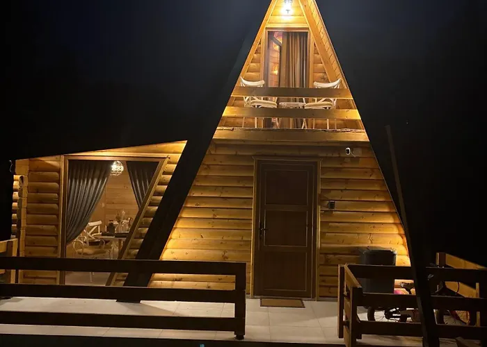 Wooden House Sapat Sela * 波德戈里察