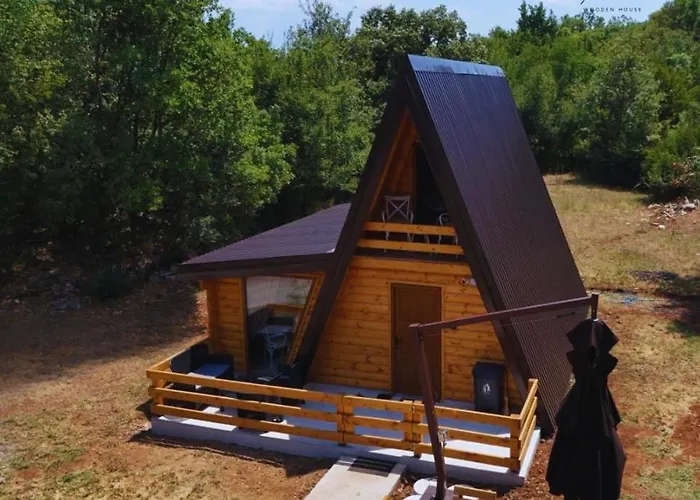 Wooden House Sapat Sela *