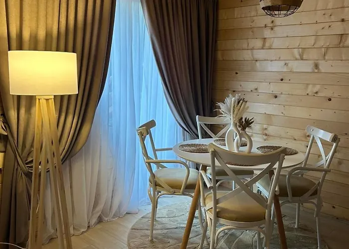 Wooden House Sapat Sela