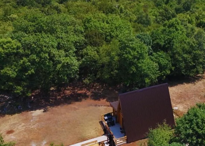 Wooden House Sapat Sela