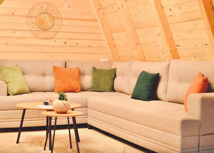 Wooden House Sapat Sela * 波德戈里察