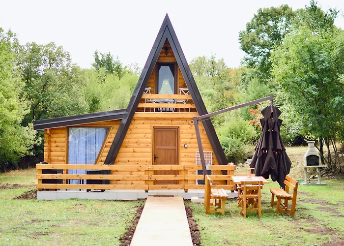 Wooden House Sapat Sela